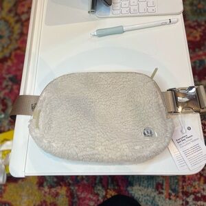 BNWT LULULEMON BELT BAG